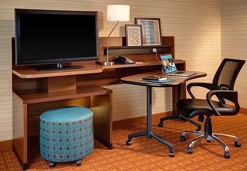 Fairfield & By Marriott 3* Burlington