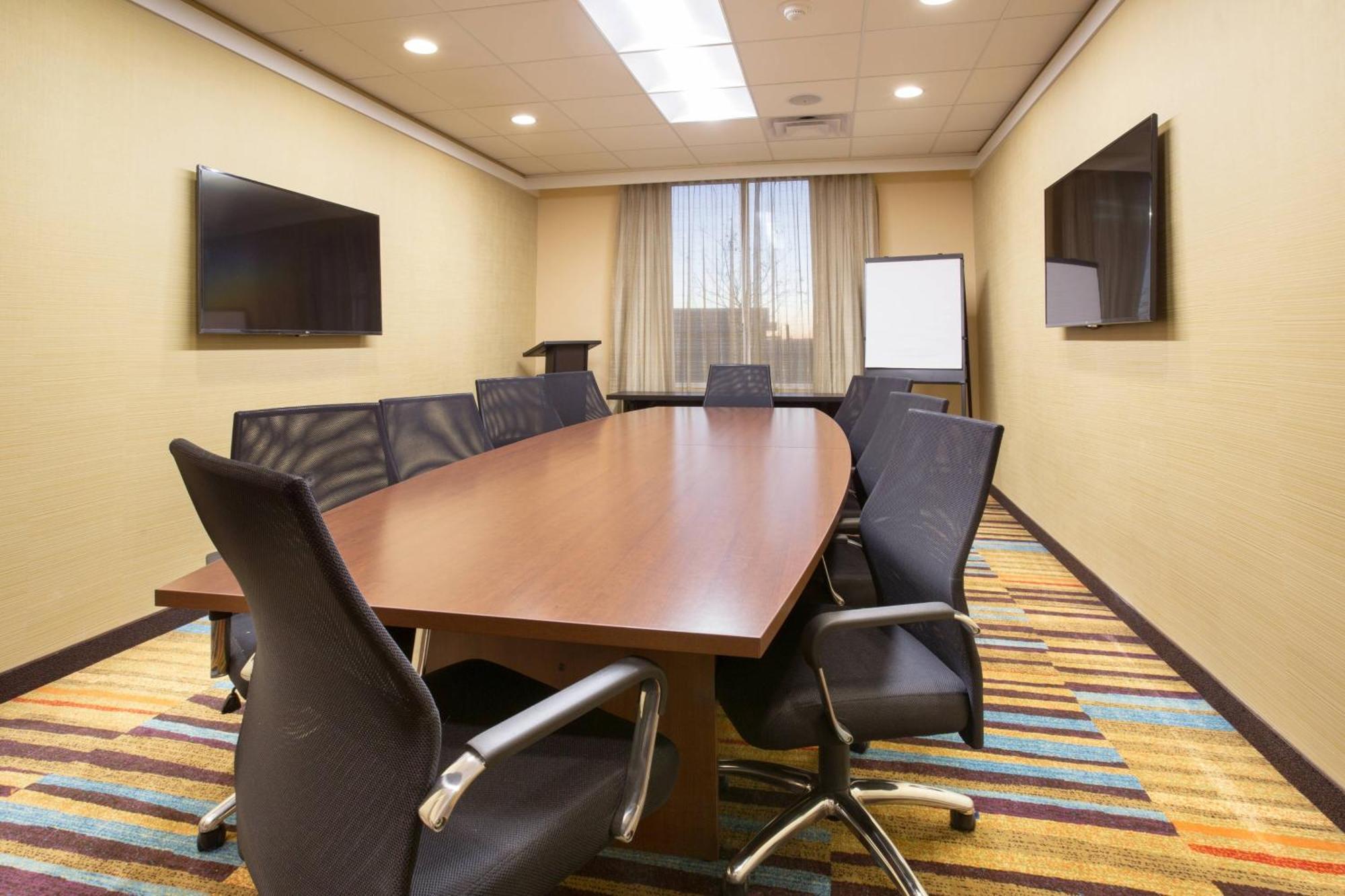 Fairfield & By Marriott 3* Burlington