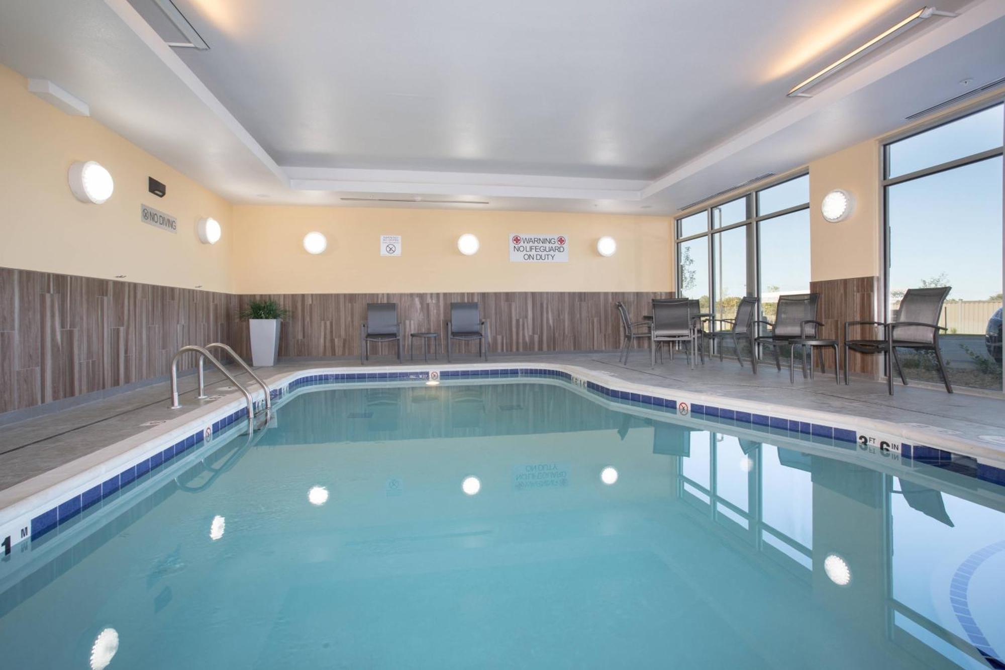Hotel Fairfield & By Marriott Burlington